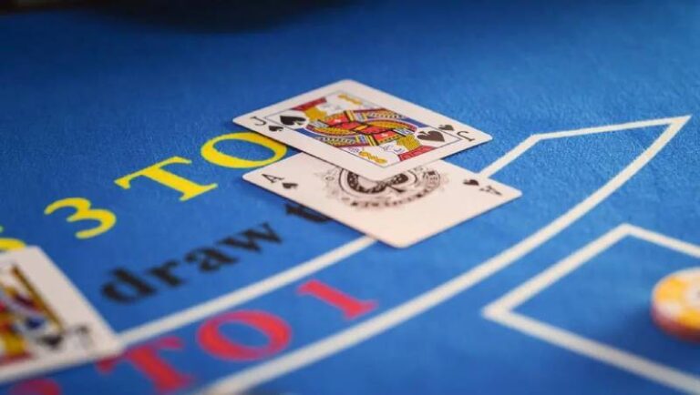 Mẹo “Né Bài Chết” Khi Chơi Xì Dách - Bí Kíp Sống Sót Tốt Nhất 15 Mẹo “Né Bài Chết” Khi Chơi Xì Dách - Bí Kíp Sống Sót Tốt Nhất